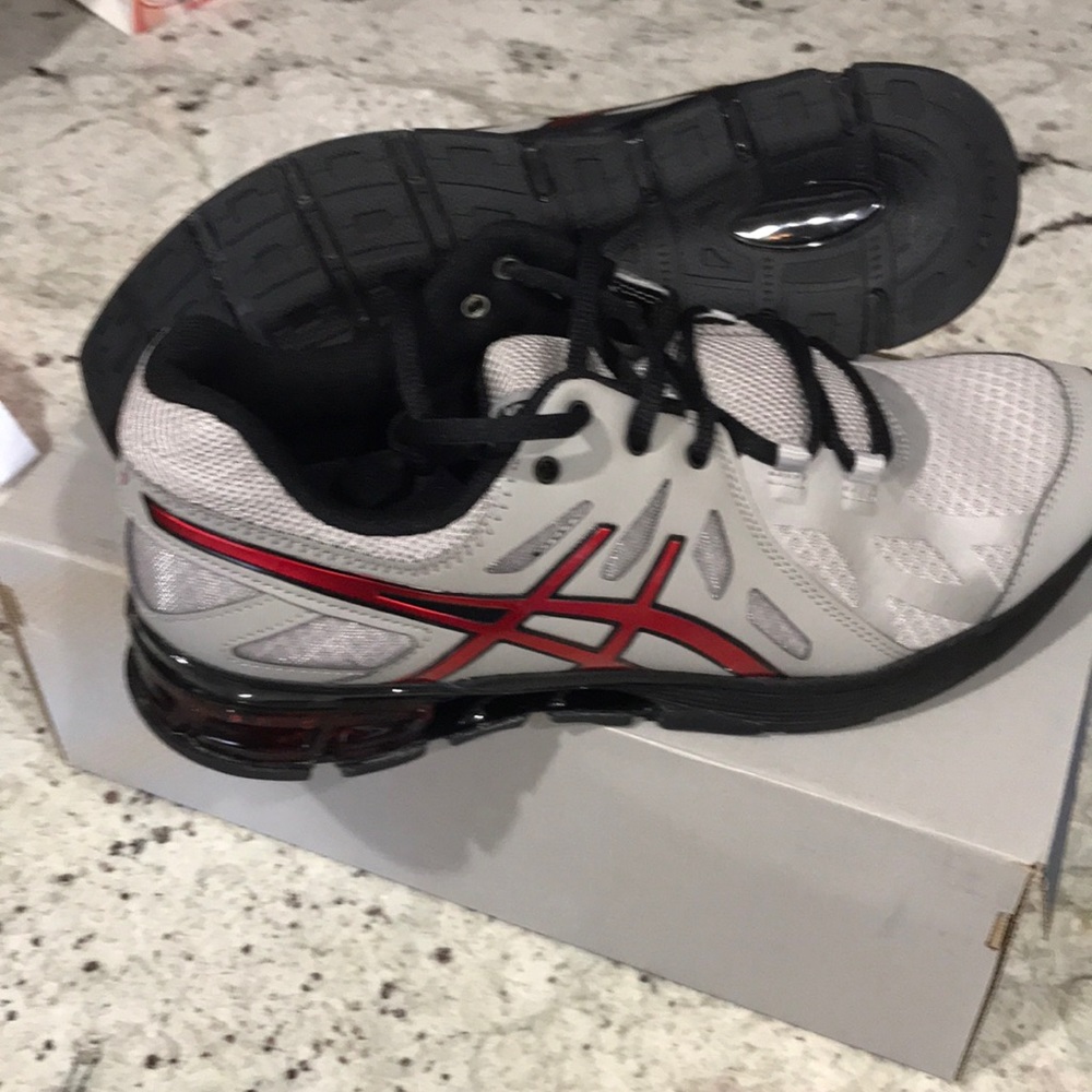 Men’s Asics Gel Defiant Brand NEW Shoes Size 9
